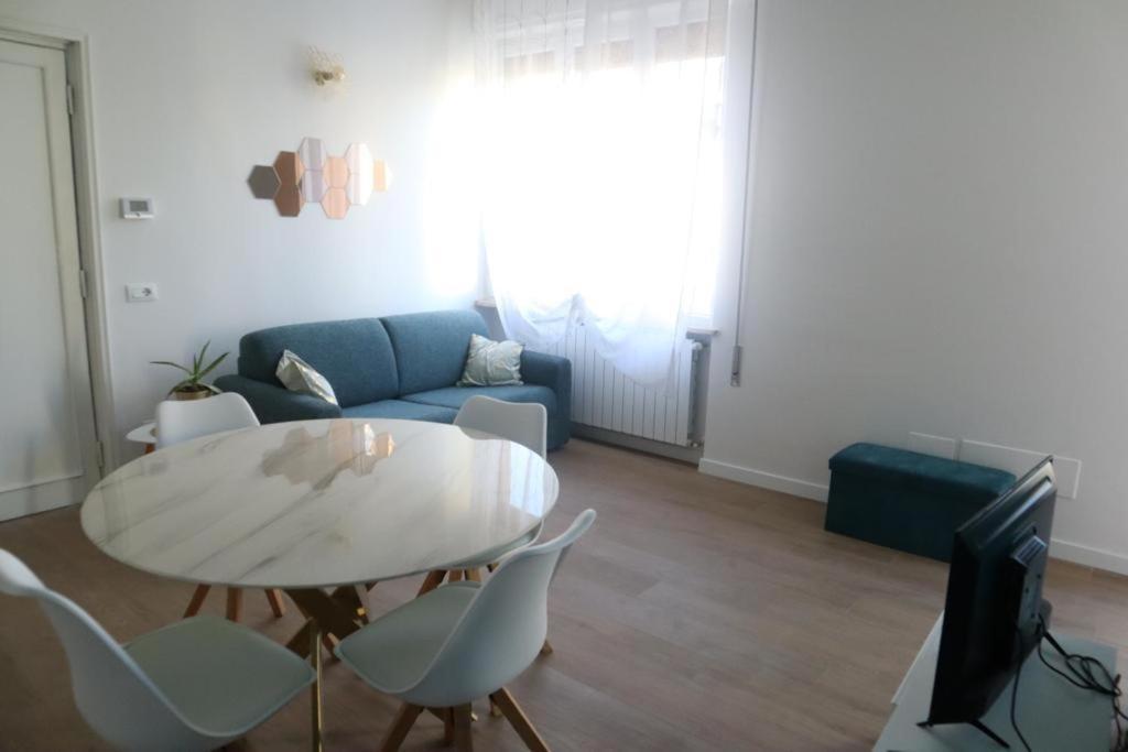 Santa Maria Novella - Golden Lily Florence, City Center Apartment المظهر الخارجي الصورة