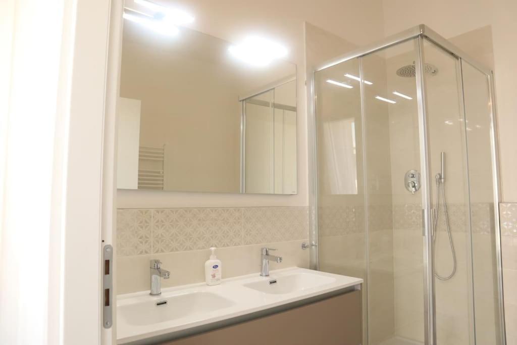 Santa Maria Novella - Golden Lily Florence, City Center Apartment المظهر الخارجي الصورة
